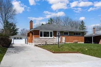 252 Southcrest Drive, London South, On N6j 1n1