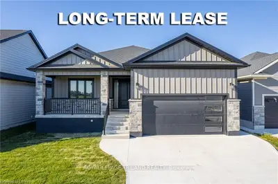 34 BROOKLAWN Drive, Lambton Shores, ON N0M 1T0