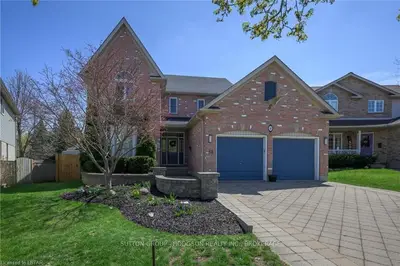 68 Meadowoak Crescent, London North, On N6h 5e8