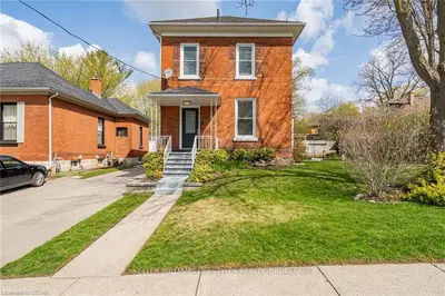 297 Buller Street, Woodstock, On N4s 4m6