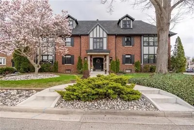 130 Windsor Crescent 2, London South, On N6c 1v8