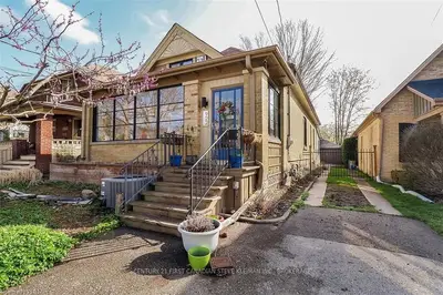 922 Colborne Street, London East, On N6a 4a4