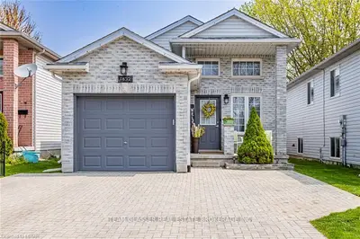 1832 Marconi Boulevard, London East, On N5v 4y1