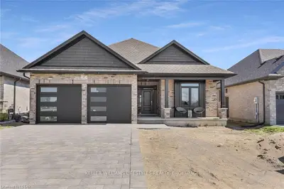 17 Foxen Street, Strathroy-caradoc, On N7g 0g2