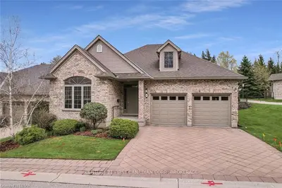 665 Commissioners Road W 12, London South, On N6k 4y2