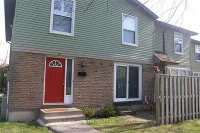 70 Fiddlers Green Road 30, London North, On N6h 4r4