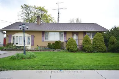 92 BROADWAY Street, Lambton Shores, ON N0N 1J0