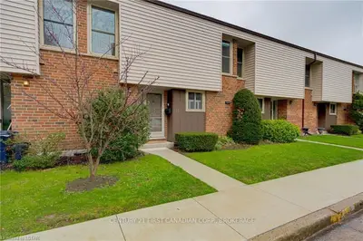 718 Fanshawe Park Road E 5, London North, On N5x 2b9