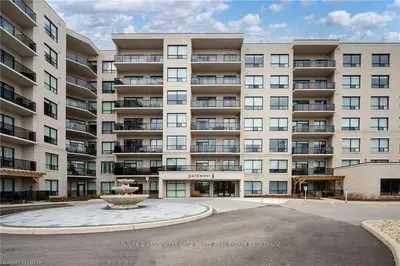 1200 Commissioners Road W 214, London South, On N6k 1c7