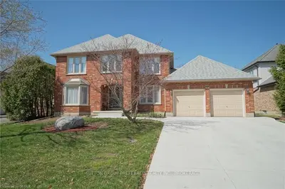 663 Whitehaven Crescent, London North, On N6g 4v6