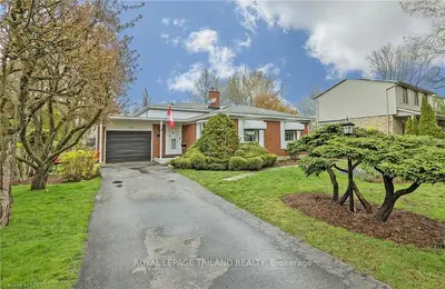 53 Queen Anne Circle, London North, On N6h 4b6