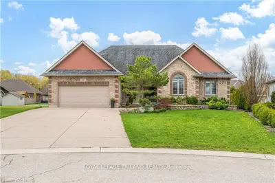 116 MACDONALD Street, Lambton Shores, ON N0N 1J0