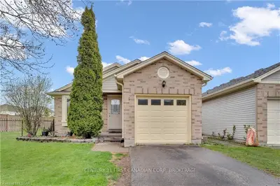 325 Lighthouse Road 1, London South, On N6m 1h8