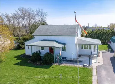 221 DEACON Street, Lambton Shores, ON N0M 2N0