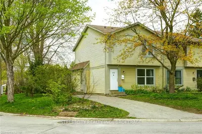 42 Ranchwood Crescent, London North, On N6g 3a2
