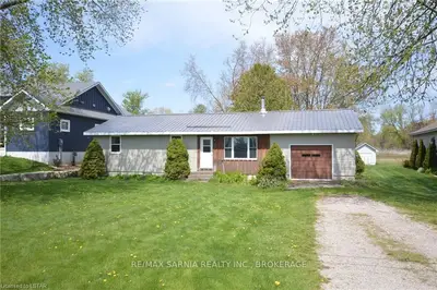 8323 BURWELL Road, Lambton Shores, ON N0M 1T0