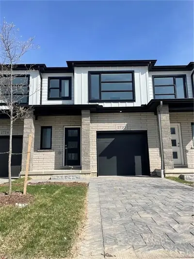 2338 Fair Oaks Boulevard, London North, On N6g 5b6