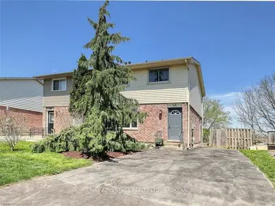 56 Denlaw Road, London North, On N6g 3l4