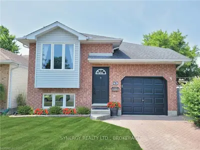 43 Dell Drive, Strathroy-caradoc, On N7g 1c6