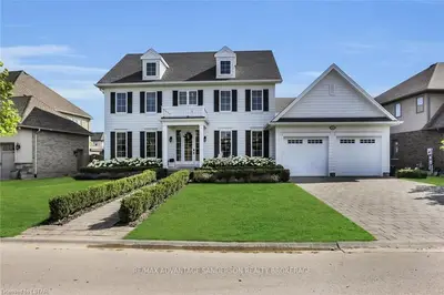 2246 Waterside Terrace, London North, On N6g 5l2