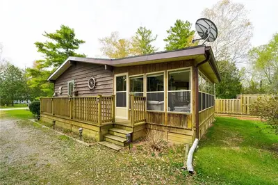 6542 PINE TRAIL Avenue, Lambton Shores, ON N0N 1J0