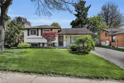 59 Mclean Drive, London North, On N5x 1y4