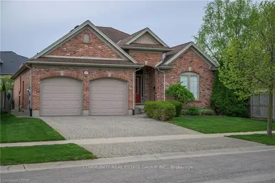 267 Skyline Avenue, London North, On N5x 0a4