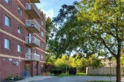 626 First Street 504, London East, On N5v 2a2