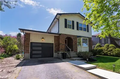 11 Fox Hollow Crescent, London North, On N6g 3r1