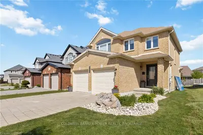 1887 Couldridge Way, London North, On N6g 0m6