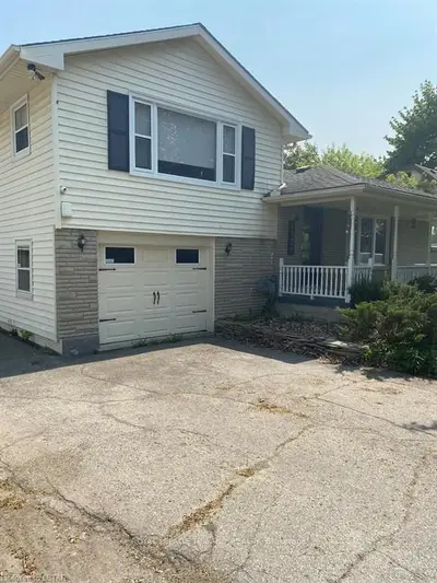 1231 Sunningdale Road E, London North, On N5x 4b1