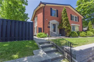 1071 Oxford Street W, London North, On N6h 1v6