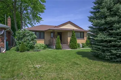1688 Trafalgar Street, London East, On N5w 1x3