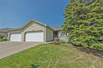 825 Shelborne Street 9, London South, On N5z 5b7