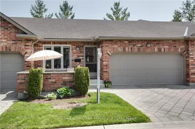 43 Capulet Walk 50, London North, On N6h 5v5