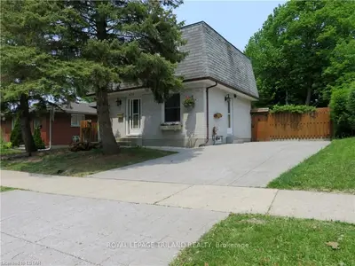 438 Ferndale Avenue, London South, On N6c 2z1