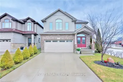 1838 Cedarhollow Boulevard, London North, On N5x 0c4