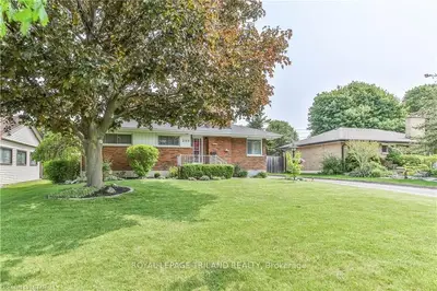 256 King Edward Avenue, London South, On N5z 3t7