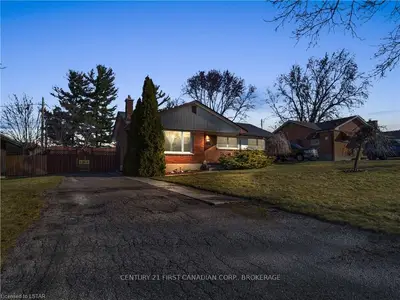304 Panorama Crescent, London South, On N5z 3h3