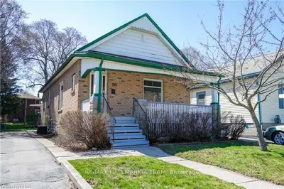 125 Alexandra Street, London South, On N6c 2b3