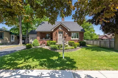 19 Head Street N, Strathroy-caradoc, On N7g 2j6