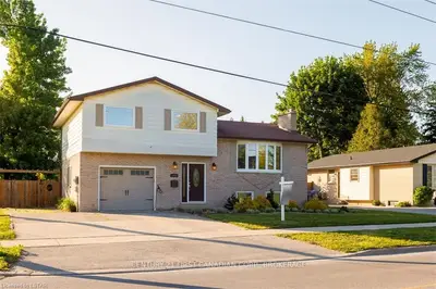 175 Carroll Street W, Strathroy-caradoc, On N7g 3p8