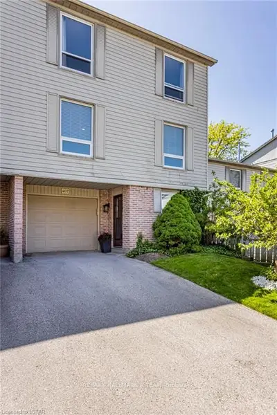 407 Everglade Crescent, London North, On N6h 4m8