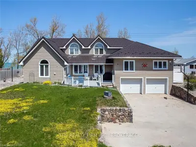 7330 LEIGHTON Drive, Lambton Shores, ON N0M 2L0