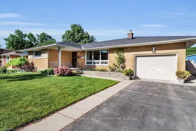 15 Tewksbury Crescent, London East, On N5v 2m7