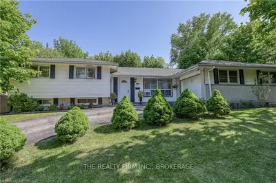 29 West Afton Place, London South, On N5z 3z6