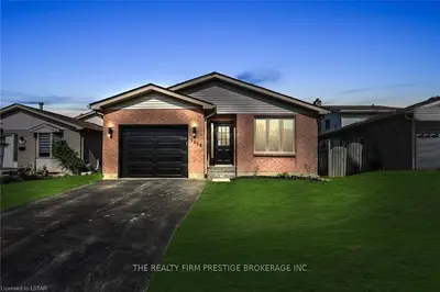 1638 Jalna Boulevard, London South, On N6e 3k7