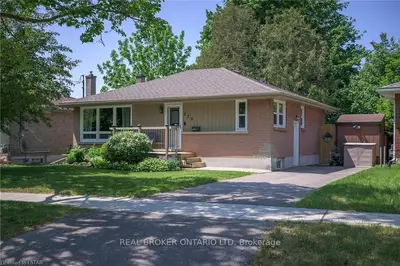 239 Goddard Boulevard, London East, On N5w 4z9