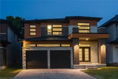 2403 Tokala Trail, London North, On N6g 0v6