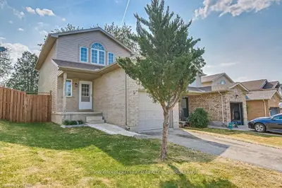 208 Crimson Crescent, London East, On N5w 6g1